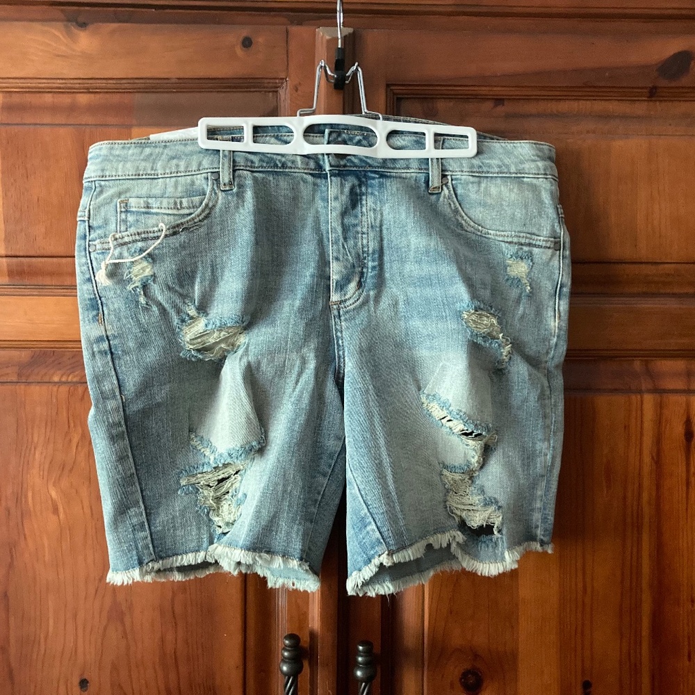 Grace & Lace distressed Denim Shorts size 14